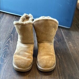 UGG Tan Winter Boots with Sheepskin Lining